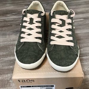 Taos Star Size 7 New, Olive Wash With Box